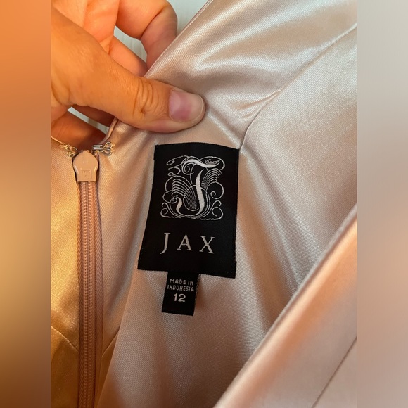 Champagne Lace Cocktail dress - Picture 2 of 9